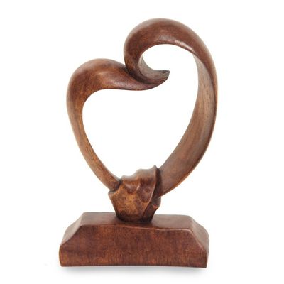 Alternate image for Romantic Wood Sculpture Heart Bond