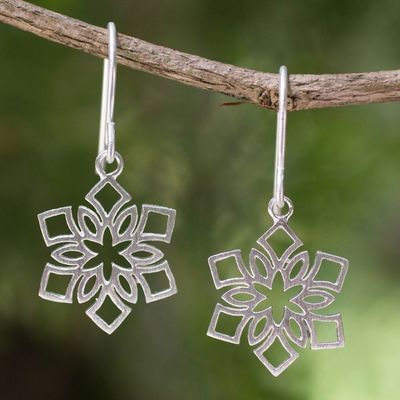 Alternate image for Artisan Jewelry Womens Sterling Silver Earrings Blossoming Snowflakes