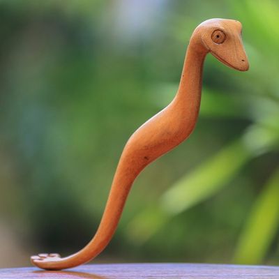 Alternate image for Suar Wood Gecko Back Scratcher from Bali Gecko Helper