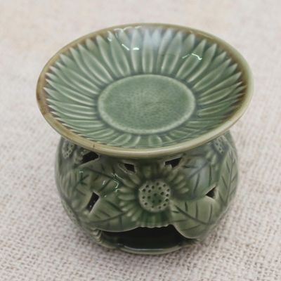 Alternate image for Sunflower Motif Green Ceramic Oil Warmer Fragrant Sunflower