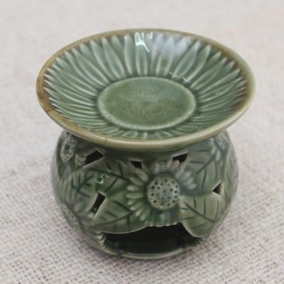 Alternate image for Sunflower Motif Green Ceramic Oil Warmer Fragrant Sunflower
