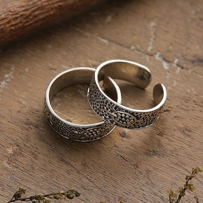 Alternate image for Pair of Turtle-Themed Polished and Oxidized Toe Rings Turtle Saga