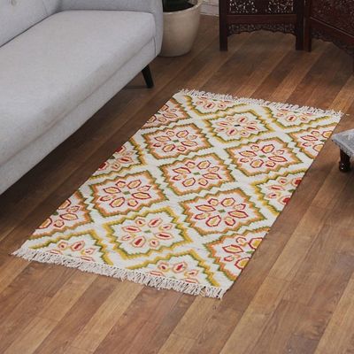 Alternate image for Traditional Floral Handloomed Wool Area Rug from India 3x5 Floral Boom
