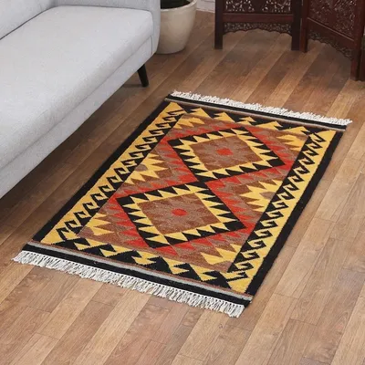 Alternate image for Handmade Diamond-Patterned Wool Area Rug in Warm Hues 3x5 Classic Manor