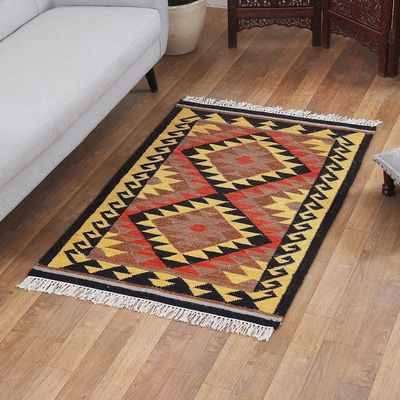 Alternate image for Handmade Diamond-Patterned Wool Area Rug in Warm Hues 3x5 Classic Manor