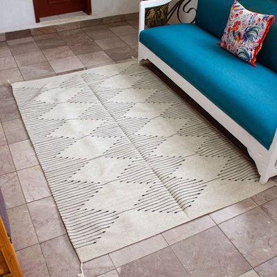 Alternate image for 4x6.5 Geometric Patterned Cotton Rug Hand-Woven in Mexico Charming Diamonds